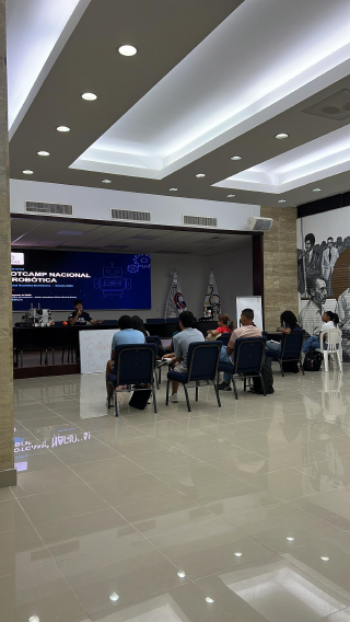 Sesión técnica impartida durante el bootcamp