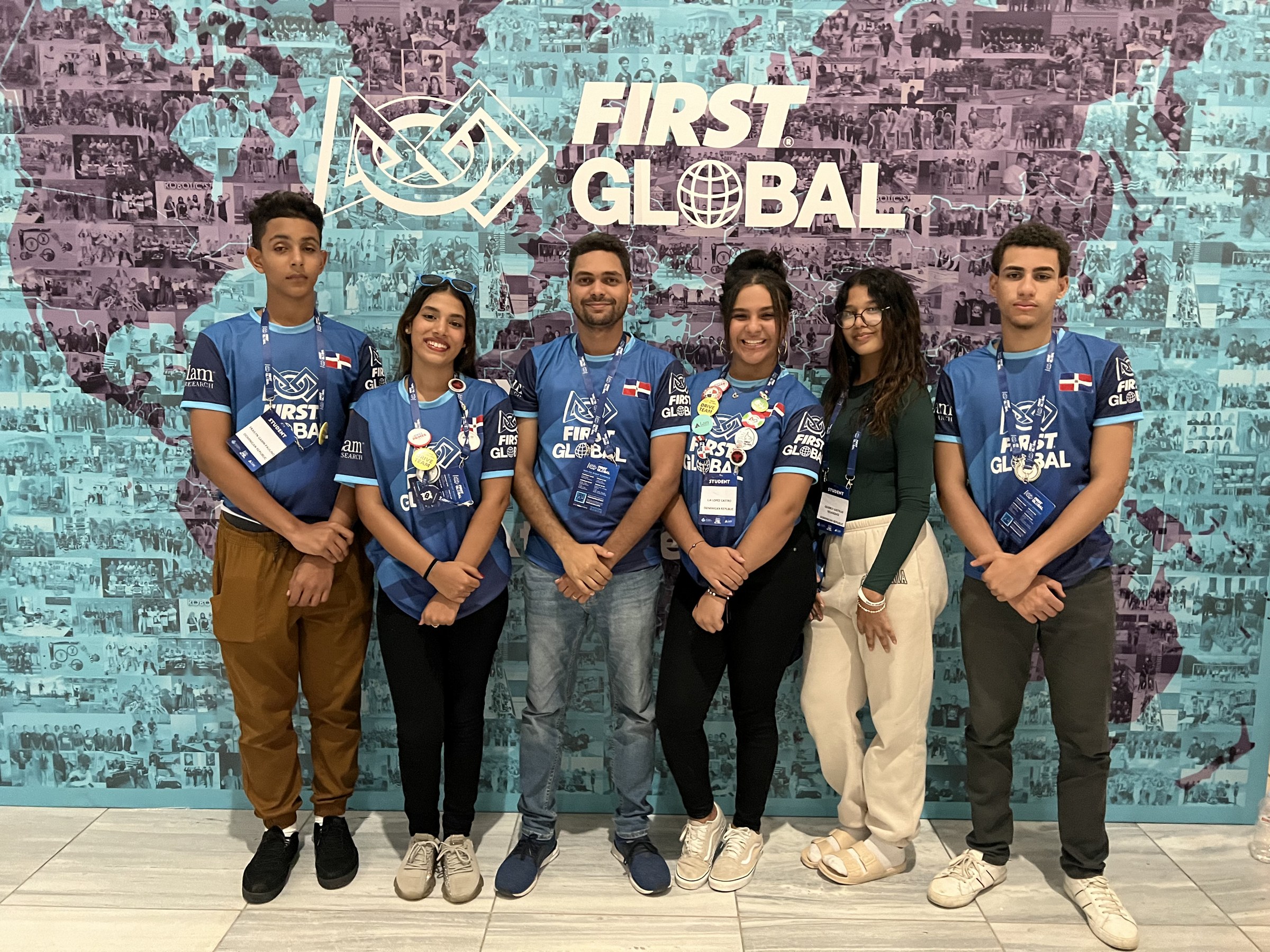 El equipo dominicano en FIRST Global Challenge